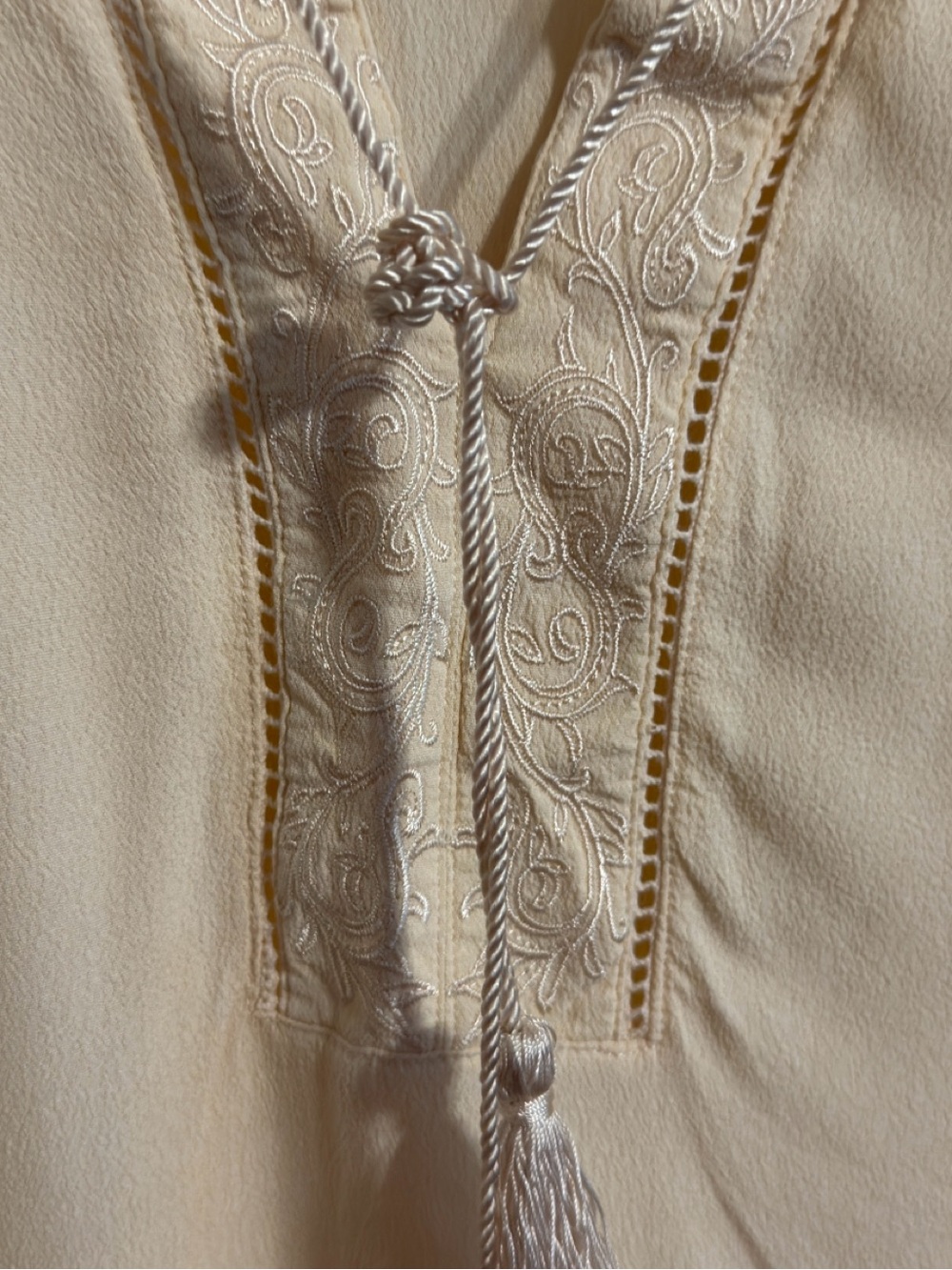 Reba Women's Cream V-Neck 1/2 Sleeve Blouse w/Tassel Ties. Size L